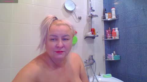 Snapshot of miranda_robinson chatting on October 2025 03:24:01 PM Miranda online show from October 2025 03:24:01 PM
