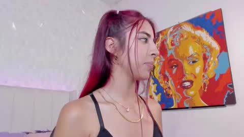 Snapshot of mirandaa_rogers chatting on October 2025 07:12:01 PM Miranda Rogers online show from October 2025 07:12:01 PM