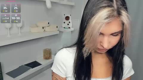 Snapshot of mirandabettman chatting on November 2025 07:24:02 AM My name is Adele online show from November 2025 07:24:02 AM