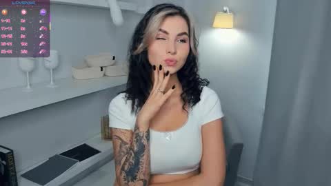 Snapshot of mirandabettman chatting on November 2025 07:19:01 AM My name is Adele online show from November 2025 07:19:01 AM