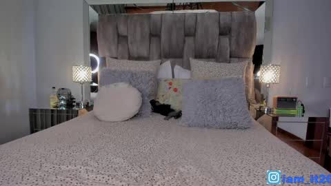Miranda online show from May 2026 01:02:04 AM