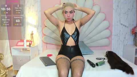 MiraRossi online show from July 2026 08:03:01 PM