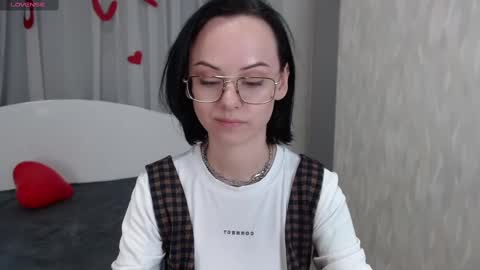 Mira online show from February 2025 06:48:01 PM