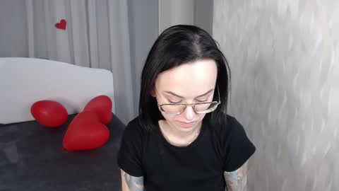 Mira online show from February 2025 10:58:01 PM