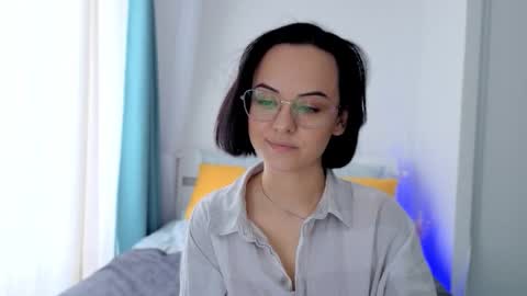 MiraSkyy online show from September 2025 02:44:02 PM