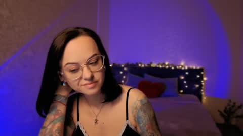 MiraSkyy online show from May 2026 04:45:02 PM