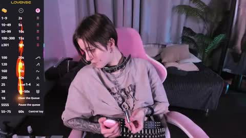 Snapshot of miravelle chatting on October 2025 09:24:01 PM MiraVelle online show from October 2025 09:24:01 PM