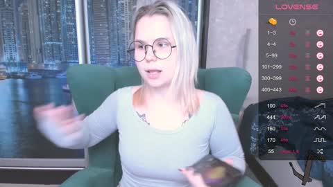 Kira online show from December 2024 07:43:01 PM