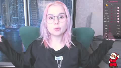 Kira online show from December 2024 12:42:01 PM