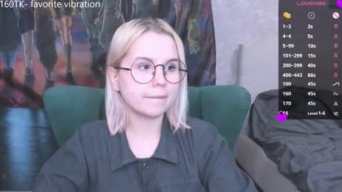 Kira online show from February 2025 12:52:02 AM