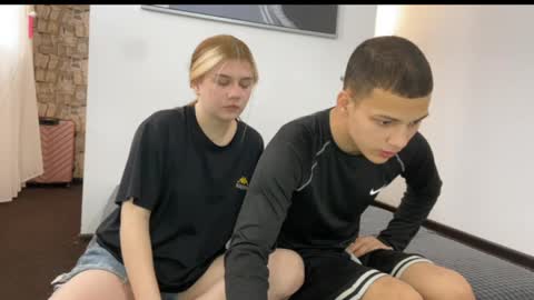 mirelcouple online show from April 2026 10:03:01 AM