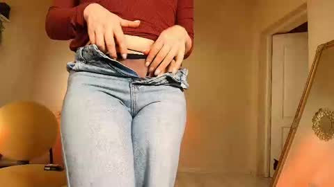 Snapshot of miriiamerotic chatting on November 2025 07:13:01 PM Miriam online show from November 2025 07:13:01 PM