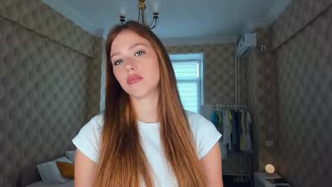 Snapshot of mirrorw_within chatting on September 2025 06:39:02 AM Jennifer online show from September 2025 06:39:02 AM