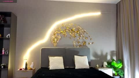 Snapshot of misatosan_ chatting on December 2024 11:47:01 AM Annie dont forget to thumbs up me online show from December 2024 11:47:01 AM