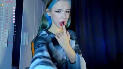 misekiii online show from December 2025 03:49:02 AM