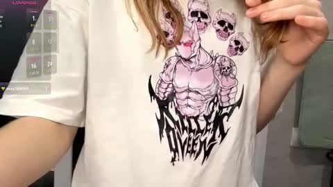 Molly online show from September 2025 07:47:01 PM