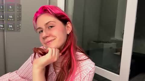 Molly online show from September 2025 05:29:02 PM