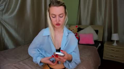 mishapallmer online show from April 2026 04:08:02 AM