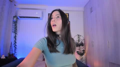 Snapshot of mishelkrave_ chatting on December 2025 12:16:02 AM KRAVE online show from December 2025 12:16:02 AM