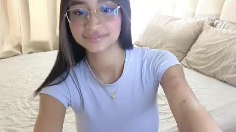 Snapshot of mishelle___7 chatting on April 2026 09:38:01 PM Shell online show from April 2026 09:38:01 PM