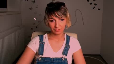 Mishelle online show from May 2026 06:49:01 PM