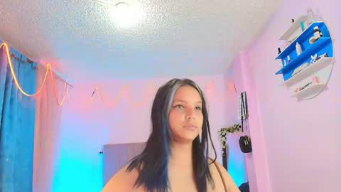 misofialeal online show from April 2026 06:36:02 PM
