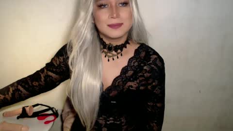 miss_4cuck_ online show from June 2026 12:22:01 PM