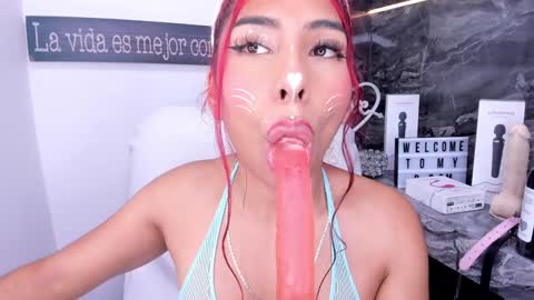Snapshot of miss___allison chatting on January 2025 09:31:01 PM Allison online show from January 2025 09:31:01 PM
