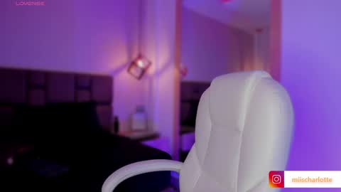 Charlotte online show from December 2024 04:15:02 AM