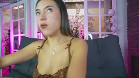 Zoe online show from April 2026 08:57:02 PM