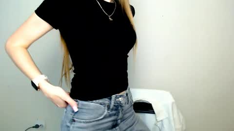Angelina online show from May 2026 06:54:01 AM