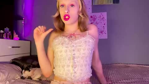 Snapshot of miss_barbie1 chatting on April 2026 09:42:02 PM Anya online show from April 2026 09:42:02 PM
