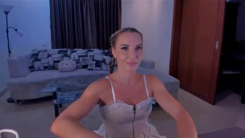 Snapshot of miss_bikini chatting on September 2025 06:59:01 AM miss_bikini online show from September 2025 06:59:01 AM