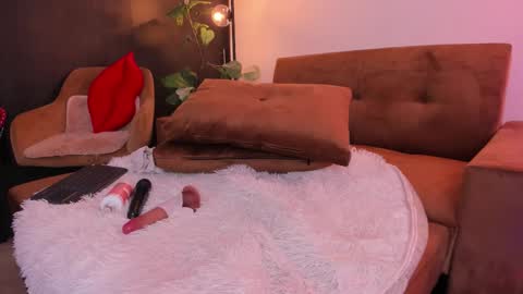 Snapshot of miss_charlize__ chatting on March 2026 02:04:02 AM Charlize online show from March 2026 02:04:02 AM