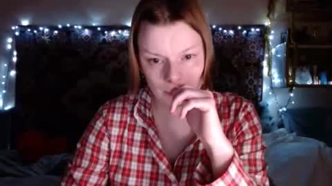 Snapshot of miss_elistia_ chatting on January 2025 04:00:01 PM Elis online show from January 2025 04:00:01 PM