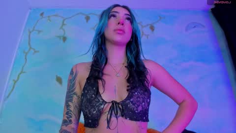 miss_evans_ online show from November 2025 06:01:02 AM