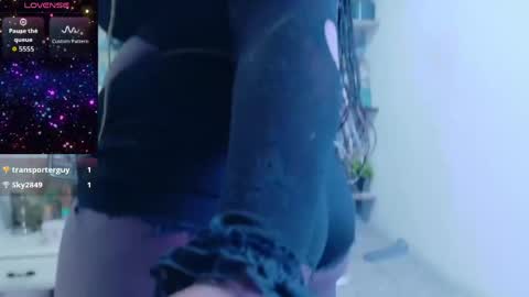 miss_evans_ online show from April 2026 03:38:02 PM