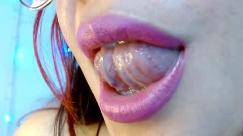 Snapshot of miss_evoleth2 chatting on January 2025 05:00:02 AM Miss Evoleth online show from January 2025 05:00:02 AM