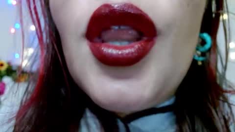 Snapshot of miss_evoleth2 chatting on March 2025 06:32:01 AM Miss Evoleth online show from March 2025 06:32:01 AM