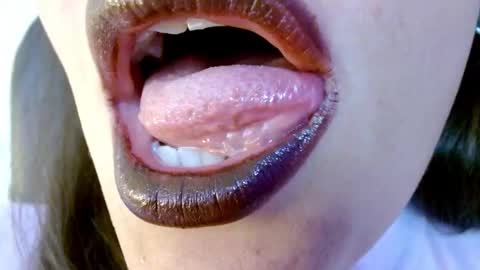 Snapshot of miss_evoleth2 chatting on September 2025 12:27:01 AM Miss Evoleth online show from September 2025 12:27:01 AM