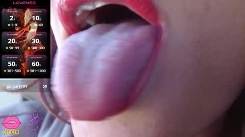 Snapshot of miss_evoleth2 chatting on October 2025 06:20:01 PM Miss Evoleth online show from October 2025 06:20:01 PM