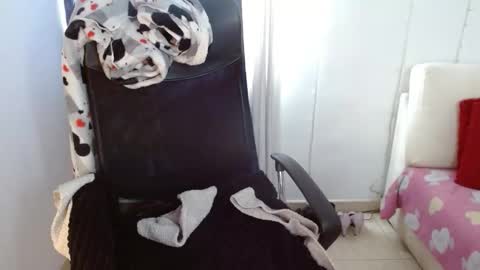 Snapshot of miss_evoleth2 chatting on November 2025 03:33:02 PM Miss Evoleth online show from November 2025 03:33:02 PM