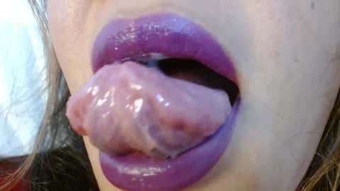 Snapshot of miss_evoleth2 chatting on November 2025 05:02:01 PM Miss Evoleth online show from November 2025 05:02:01 PM