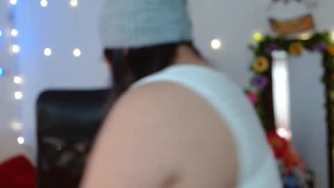 Snapshot of miss_evoleth2 chatting on November 2025 04:18:02 PM Miss Evoleth online show from November 2025 04:18:02 PM