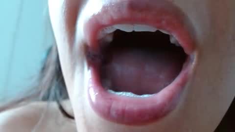 Snapshot of miss_evoleth2 chatting on November 2025 03:46:01 PM Miss Evoleth online show from November 2025 03:46:01 PM