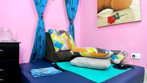 Snapshot of miss_flora chatting on March 2026 01:23:02 AM Monica Patricia online show from March 2026 01:23:02 AM