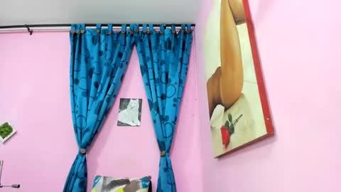 Snapshot of miss_flora chatting on March 2026 10:48:01 PM Monica Patricia online show from March 2026 10:48:01 PM