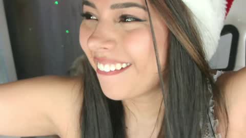 Snapshot of miss_galaxxia chatting on December 2024 04:44:01 AM  Elisabeth  IG galax xxia       online show from December 2024 04:44:01 AM