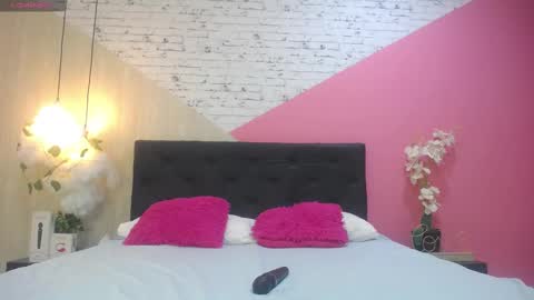 Snapshot of miss_honey1 chatting on September 2025 11:28:01 PM miss_honey1 online show from September 2025 11:28:01 PM