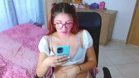 Snapshot of miss_issaa chatting on March 2025 09:48:02 PM Isabella online show from March 2025 09:48:02 PM